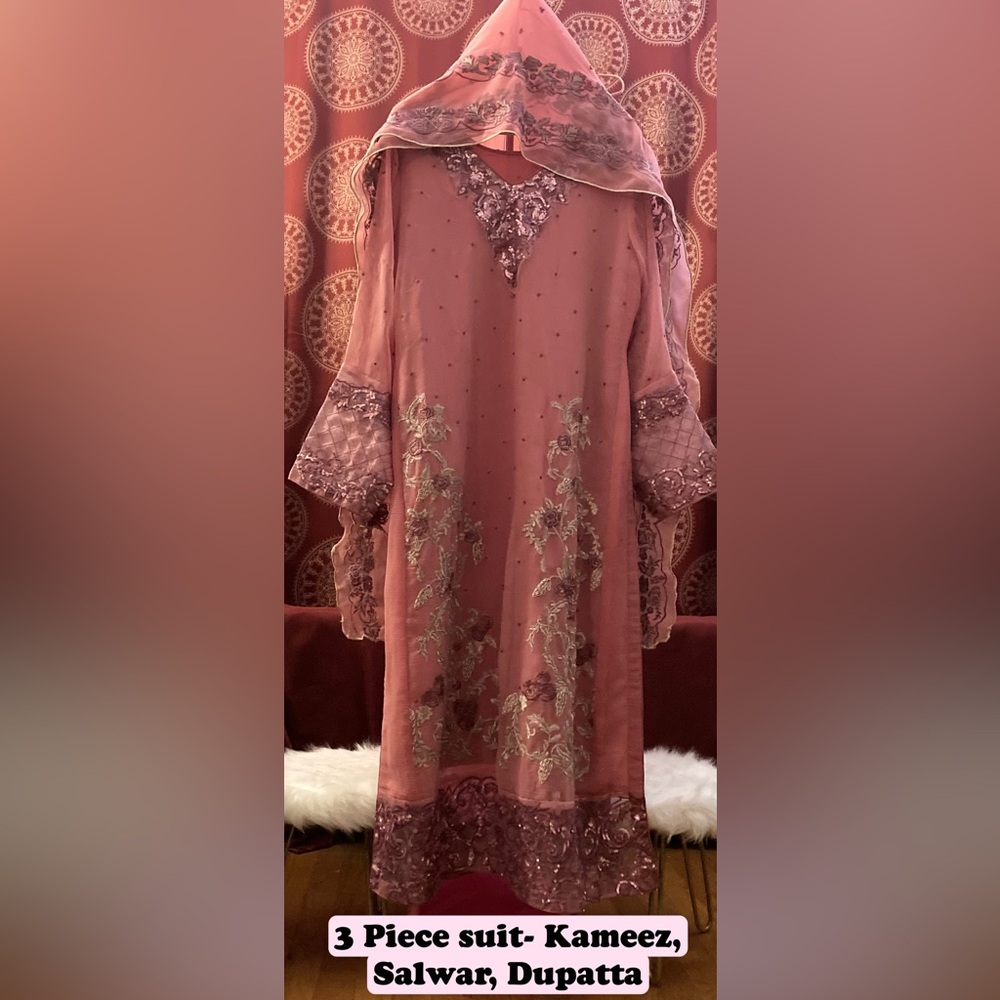Large size- Pakistani/Indian 3 piece, Kameez/top, Shalwar/bottom, Dupatta/scarf.